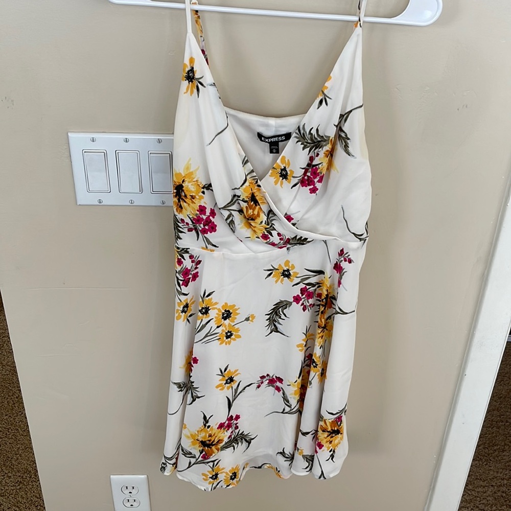 Flower short dress from express size medium